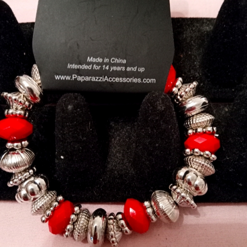 Paparazzi bracelet brand new never worn